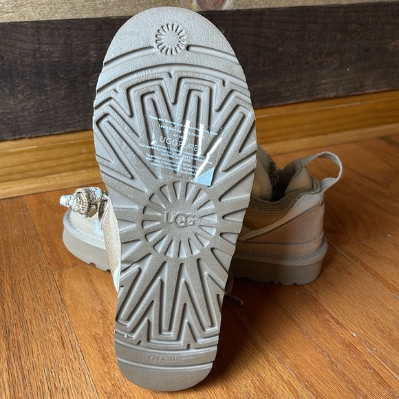 Ugg Women’s Lowmel Sneaker Size 9 New! - Picture 5 of 9